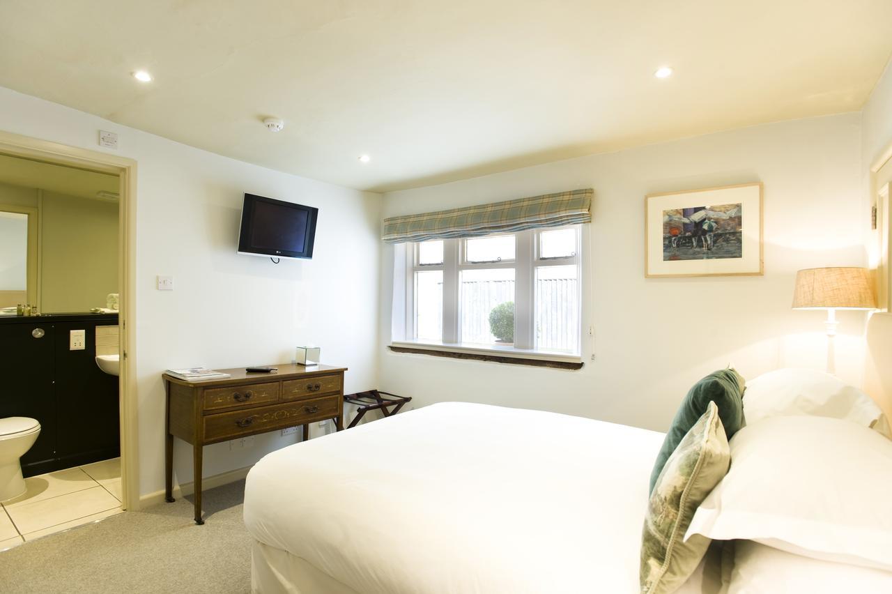 The Greyhound On The Test Hotel Stockbridge  Exteriér fotografie
