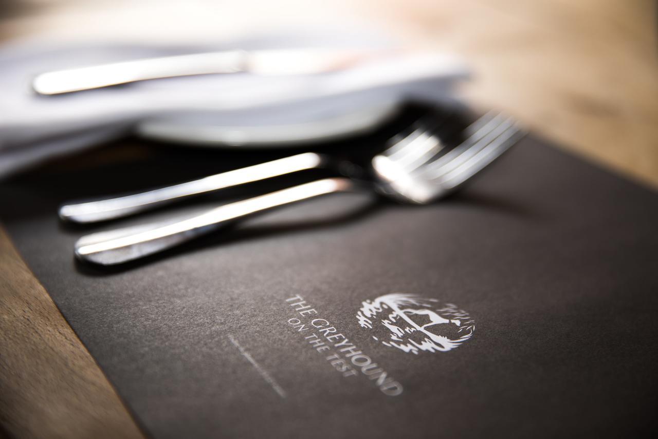 The Greyhound On The Test Hotel Stockbridge  Exteriér fotografie