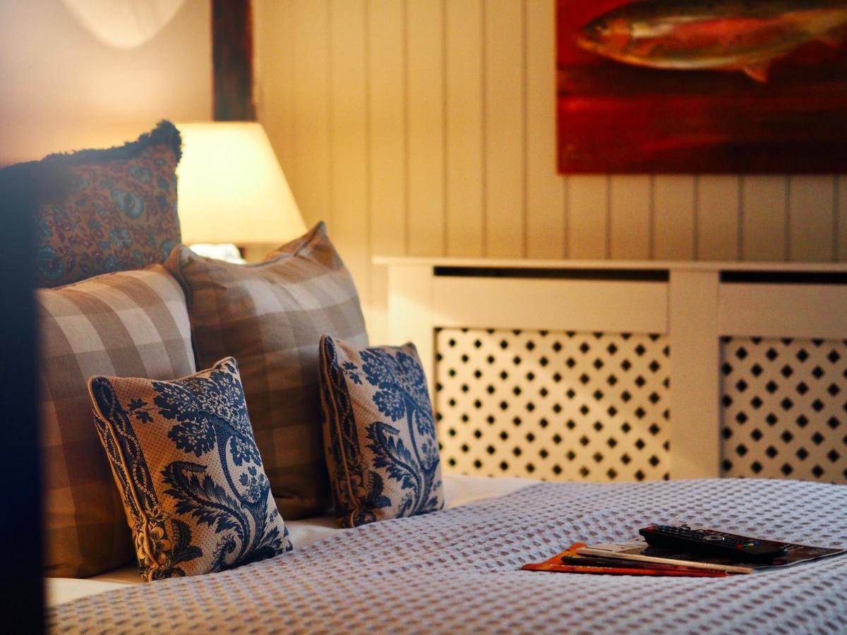 The Greyhound On The Test Hotel Stockbridge  Exteriér fotografie